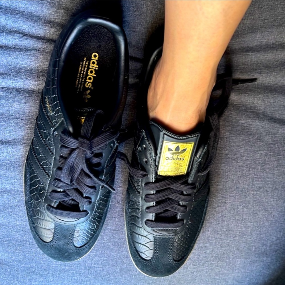 Adidas Samba black shoes